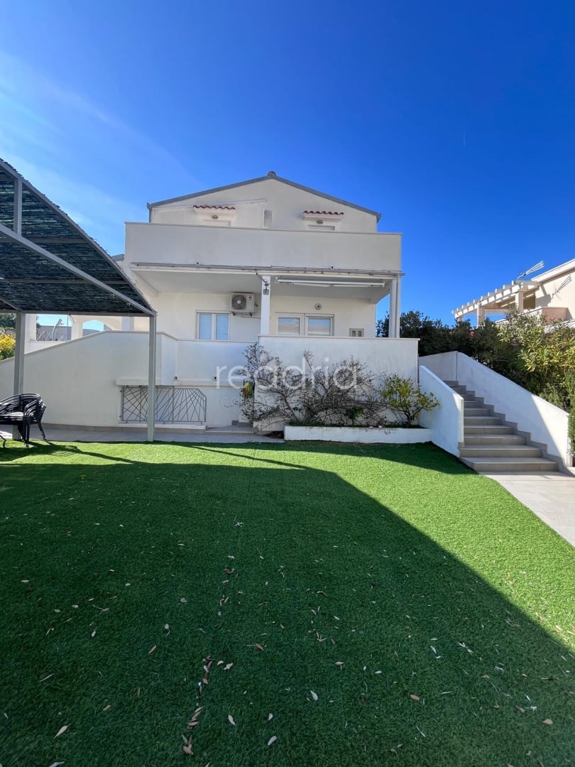 Sevid, Marina – Apartmanska kuća na izvrsnoj lokaciji, 3. red od mora — Sevid, Marina