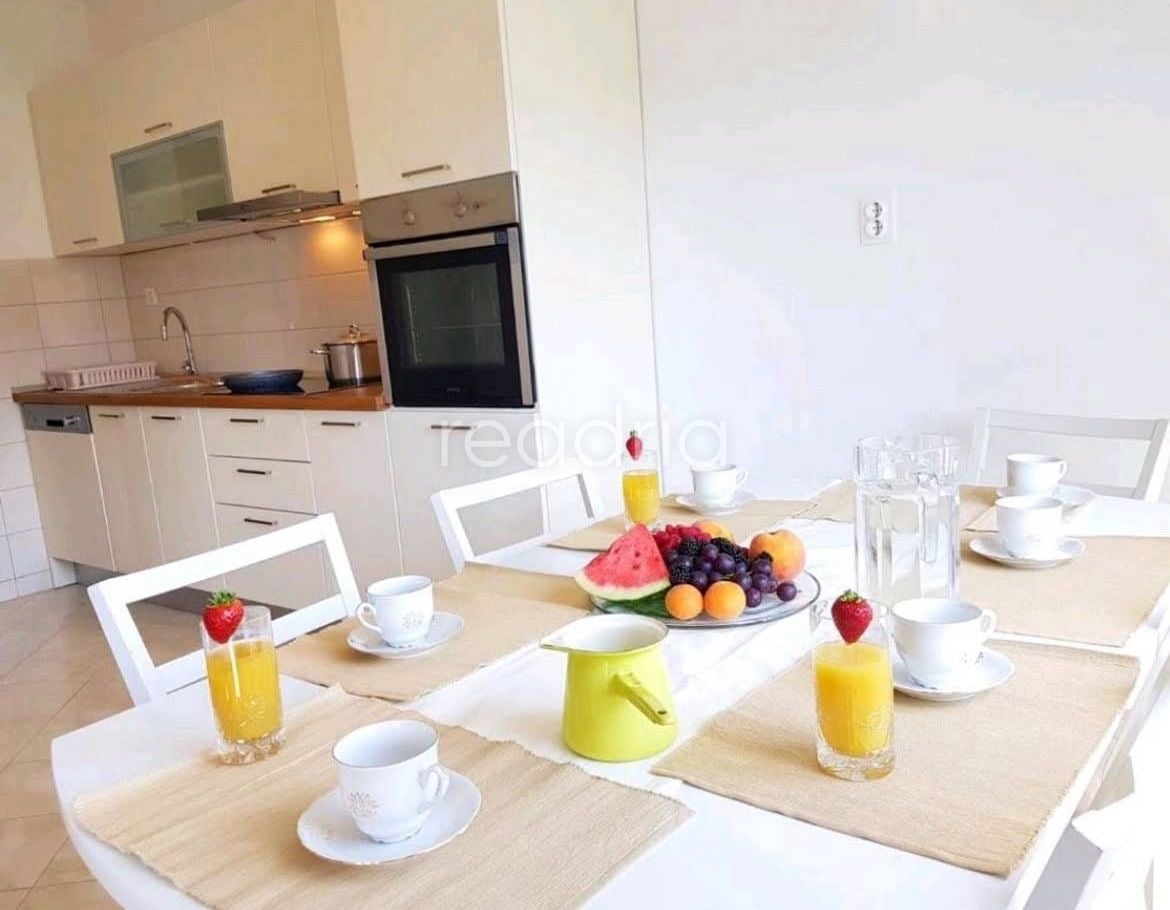 Najam stanova za radnike – 122 m² – Mejaši- ljetna sezona - — Mejaši, Split