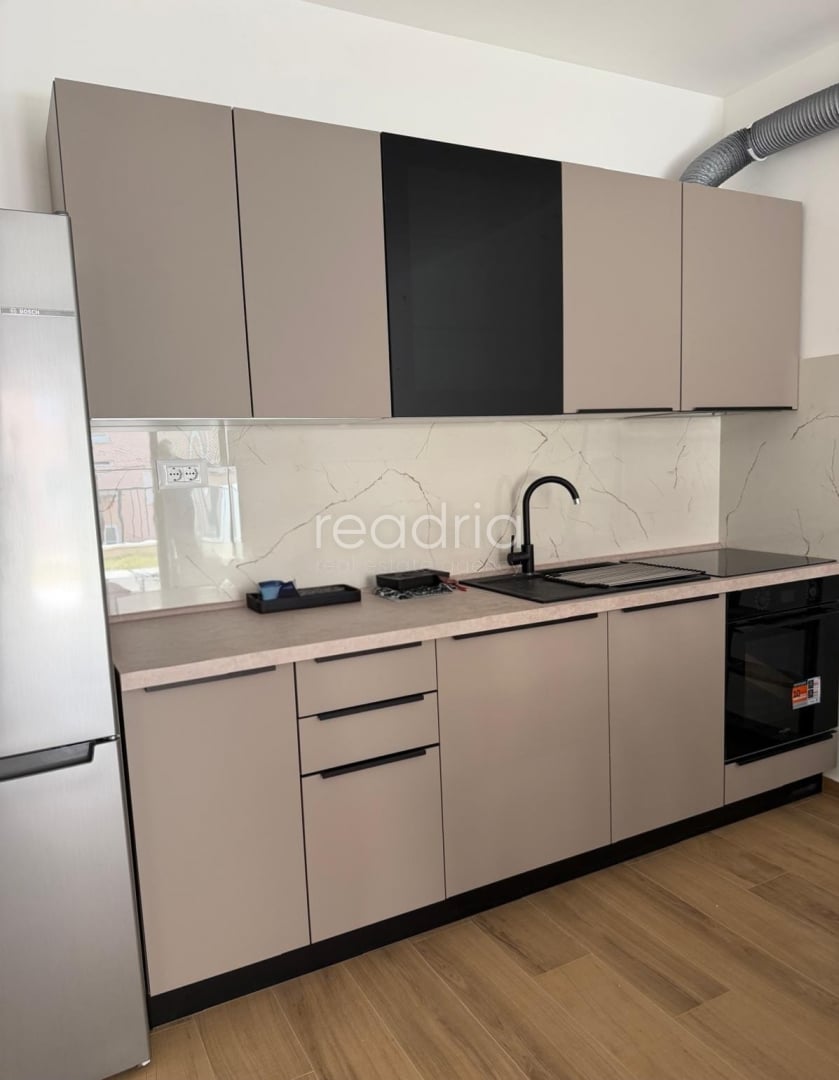 Stan: Žnjan - Novogradnja - 1S - Prvo useljenje - Garaža - — Žnjan, Split