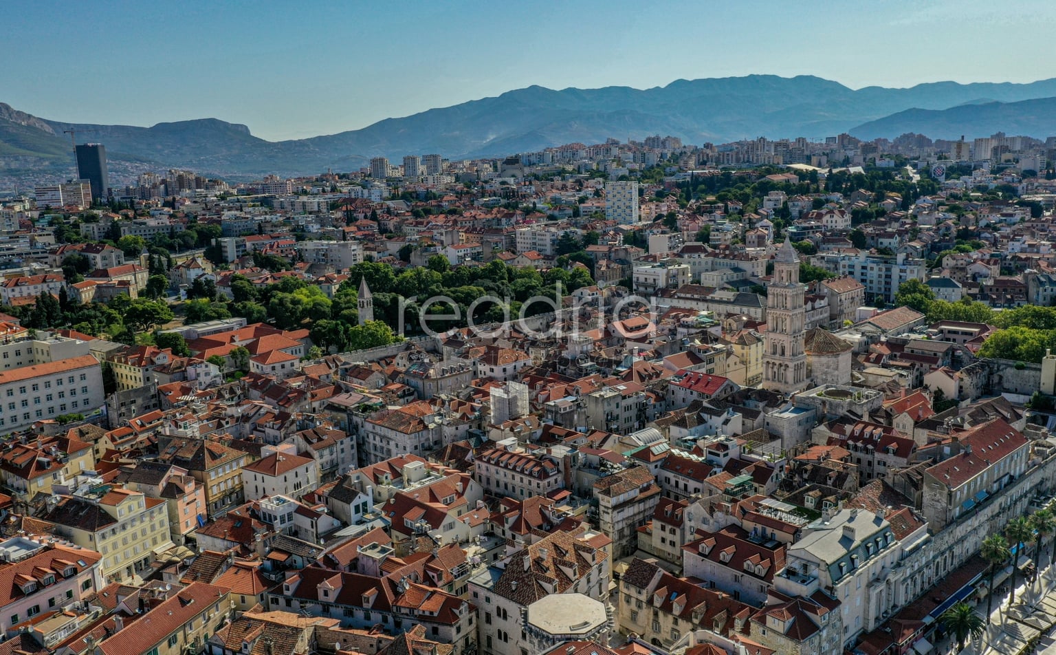 IZNAJMLJUJE SE POSLOVNI PROSTOR - CENTAR SPLITA — Grad, Split