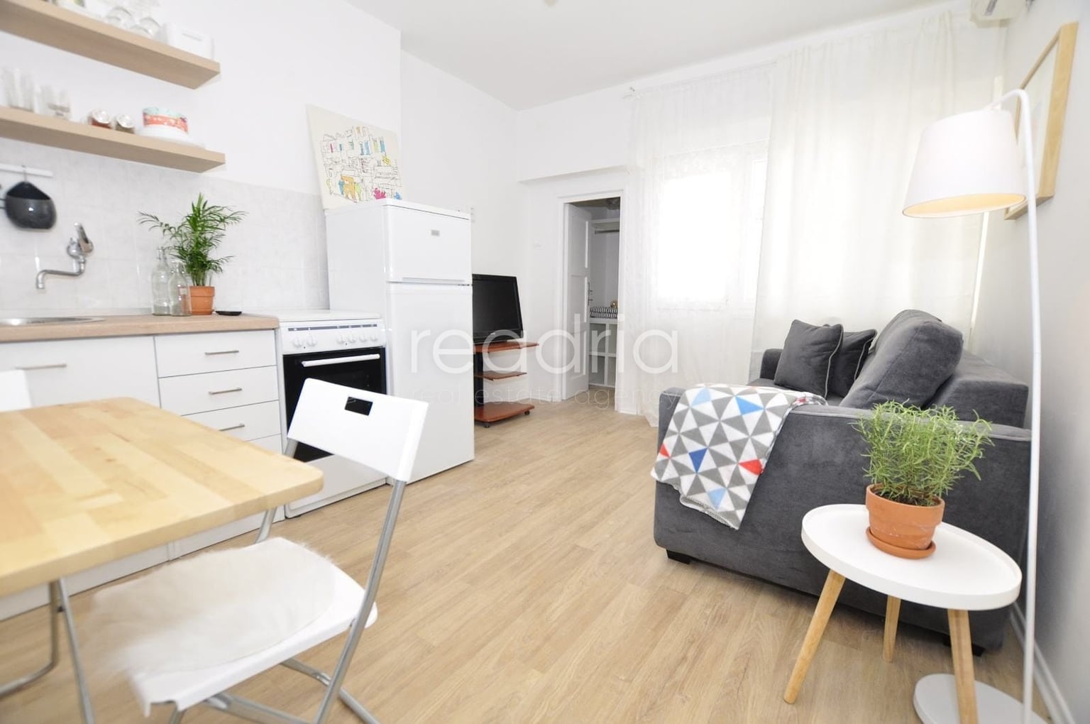 Split, Manuš, 1SB+DB, 1.10.-31.5 — Sukoišan, Split